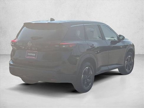 Used 2025 Nissan Rogue SV FWD image 5