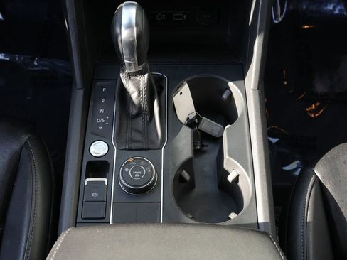 Used 2018 Volkswagen Atlas SE image 45