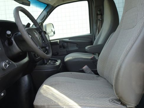 Used 2013 GMC Savana 2500 image 12