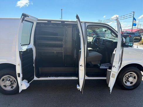 Used 2017 Chevrolet Express 2500 w/ Cold Climate Package RWD image 14