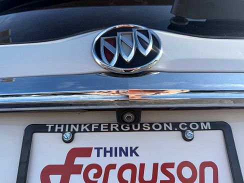 Used 2021 Buick Enclave Essence FWD image 16