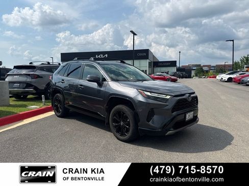 Used 2022 Toyota RAV4 SE AWD/4WD image 1