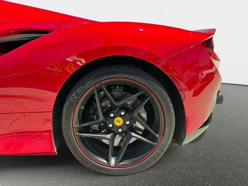Used 2021 Ferrari F8 Tributo RWD image 15
