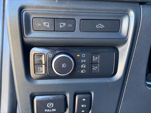 Used 2022 Ford F150 Lariat image 32