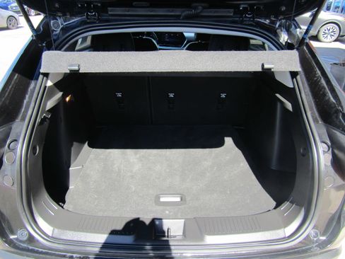 Used 2026 Chevrolet Trax LT FWD image 6