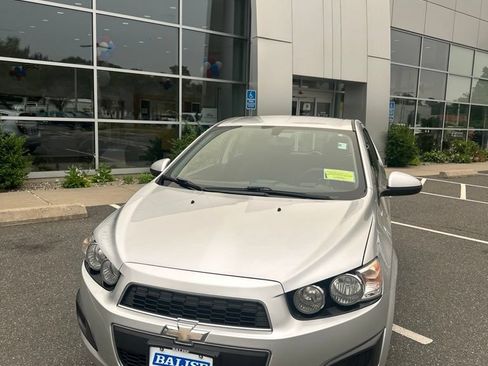 Used 2015 Chevrolet Sonic LT FWD image 2