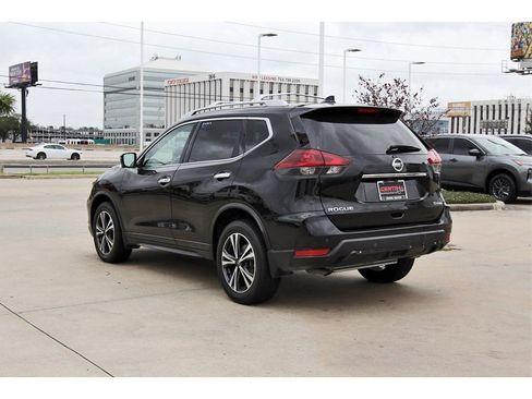 Certified 2019 Nissan Rogue SV w/ Premium Package image 4