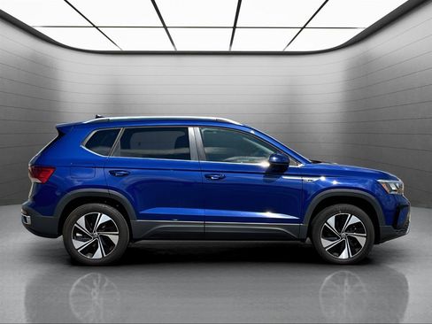 Used 2024 Volkswagen Taos SE AWD/4WD image 7