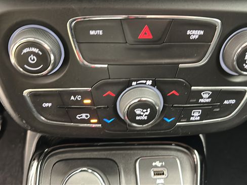 Used 2021 Jeep Compass Latitude AWD/4WD image 18