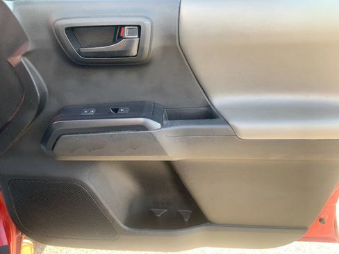 Used 2022 Toyota Tacoma SR AWD/4WD image 19