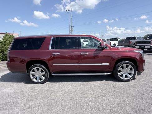 Used 2019 Cadillac Escalade ESV Premium Luxury AWD/4WD image 8