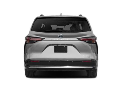 Used 2023 Toyota Sienna Platinum image 5