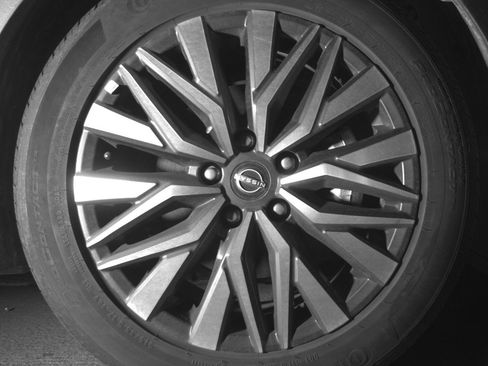 Used 2025 Nissan Altima 2.5 SV image 13