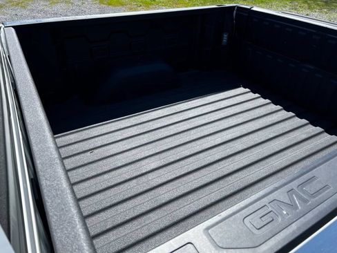 Used 2025 GMC Sierra 1500 AT4 AWD/4WD image 16