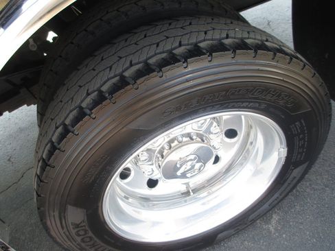 Used 2024 RAM 4500 Laramie image 13