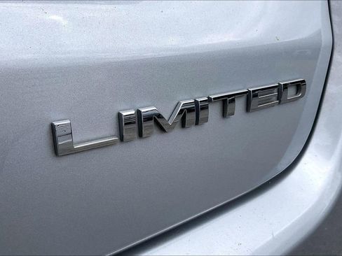 Used 2025 Jeep Compass Limited image 19