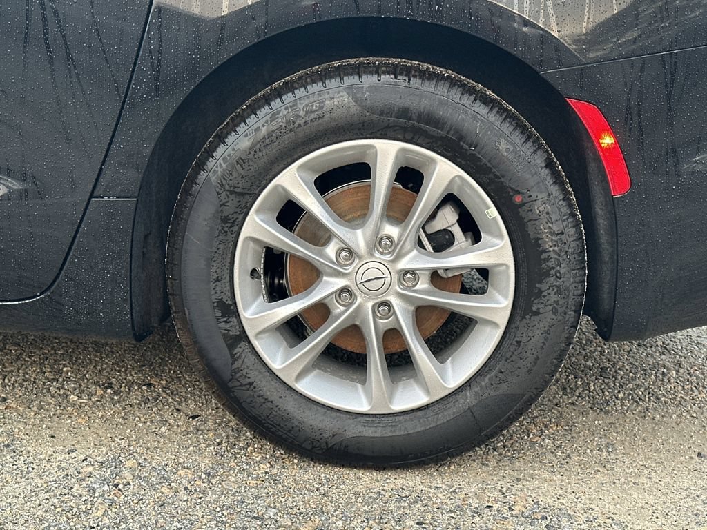 New 2026 Chrysler Pacifica Select FWD image 19
