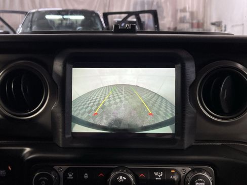 Used 2022 Jeep Wrangler Unlimited Sport AWD/4WD image 19