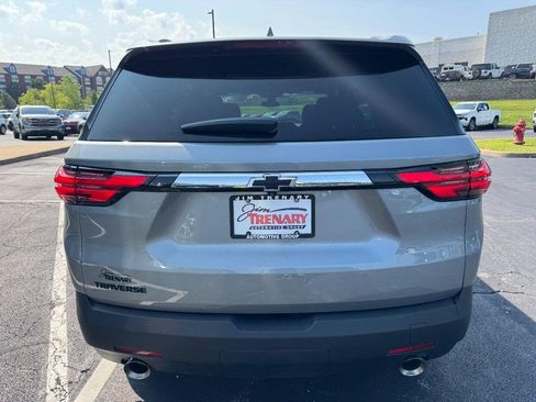 Used 2023 Chevrolet Traverse LT FWD image 4