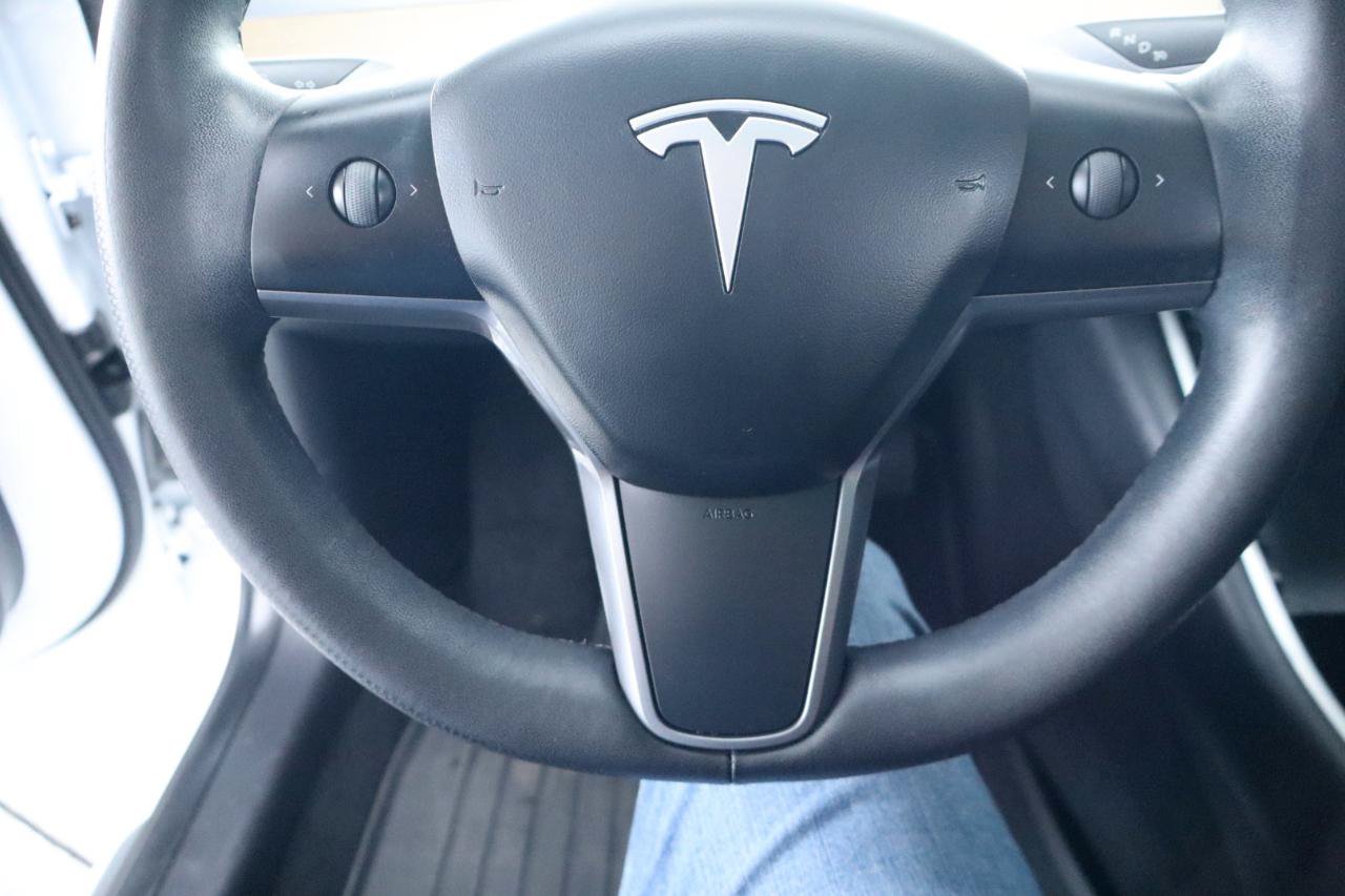 Used 2020 Tesla Model 3 Standard Range RWD image 21