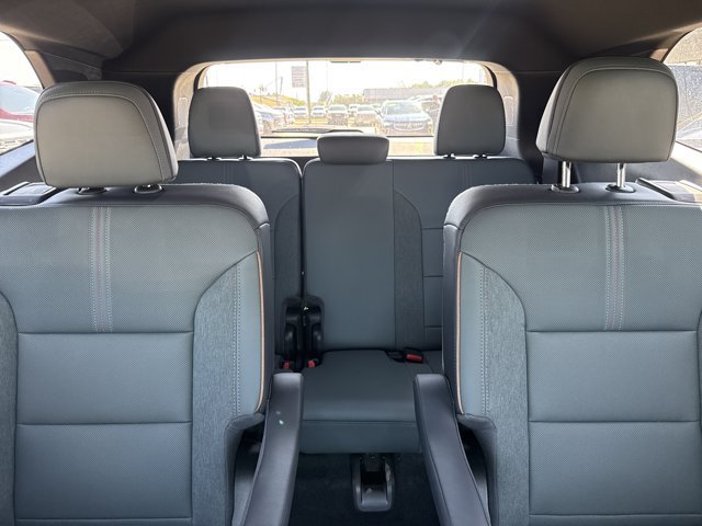 Used 2026 GMC Acadia AT4 w/ Luxury Package AWD/4WD image 20