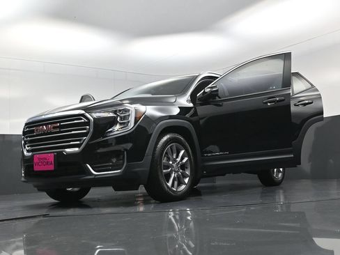 Used 2024 GMC Terrain SLT FWD image 29