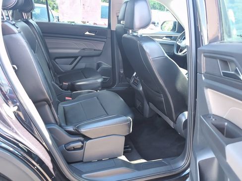 Used 2022 Volkswagen Atlas SE w/ Black Wheel Package FWD image 6