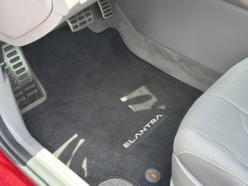 Certified 2025 Hyundai Elantra Sport FWD image 13