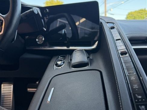 Used 2020 Chevrolet Corvette Stingray Preferred Cpe w/ 2LT Preferred Equipment Group RWD image 17