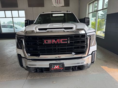 Used 2025 GMC Sierra 2500 Pro w/ Convenience Package AWD/4WD image 2