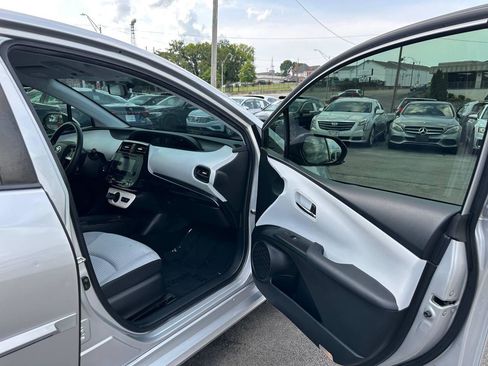 Used 2016 Toyota Prius Two w/ Protection Package FWD image 25