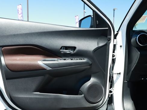 Used 2021 Nissan Kicks SR FWD image 20