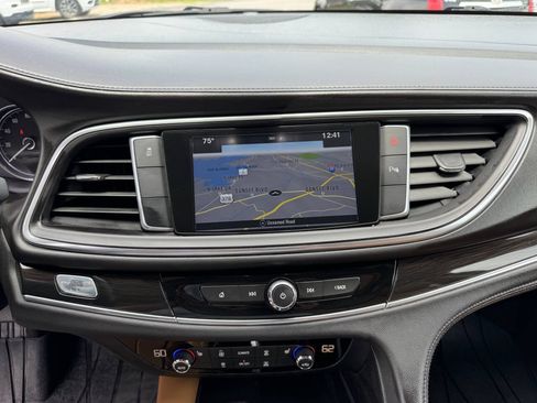 Used 2019 Buick Enclave Essence FWD image 19