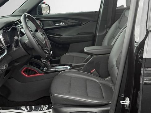 Used 2023 Chevrolet TrailBlazer RS w/ Sun and Liftgate Package image 13