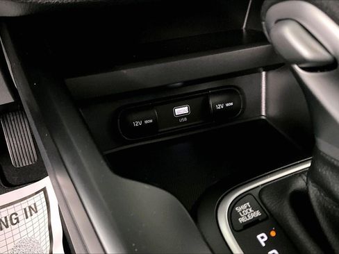 Used 2025 Kia Soul LX FWD image 15