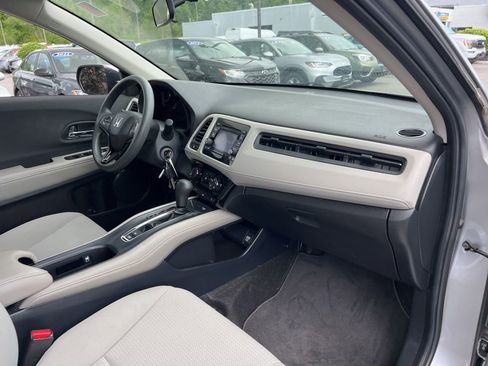 Used 2021 Honda HR-V LX image 25