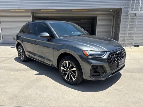 Used 2024 Audi Q5 2.0T Premium w/ Summer of Audi Package AWD/4WD image 3