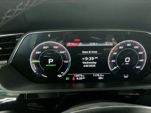 Certified 2024 Audi Q8 e-tron Premium Plus w/ Premium Plus Package AWD/4WD image 22