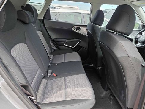 Certified 2025 Kia Soul LX w/ LX Technology Package FWD image 18