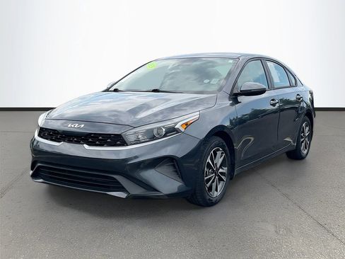 Used 2023 Kia Forte LXS w/ LXS Technology Package FWD image 3