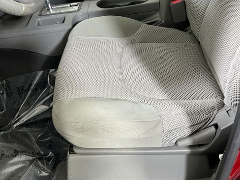 Used 2019 Nissan Frontier SV image 18