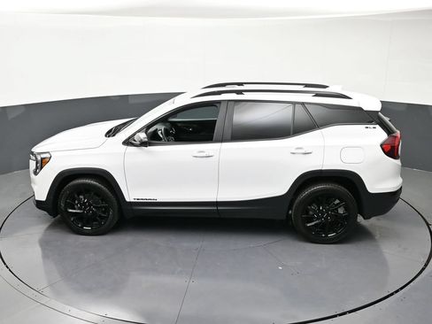 Used 2023 GMC Terrain SLE w/ Elevation Edition AWD/4WD image 17