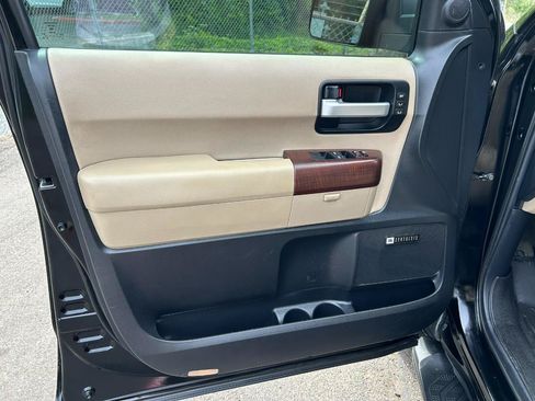 Used 2012 Toyota Sequoia Platinum AWD/4WD image 7