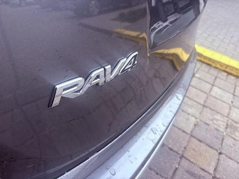 Used 2017 Toyota RAV4 XLE image 8