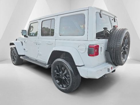Used 2021 Jeep Wrangler Unlimited Sahara AWD/4WD image 7