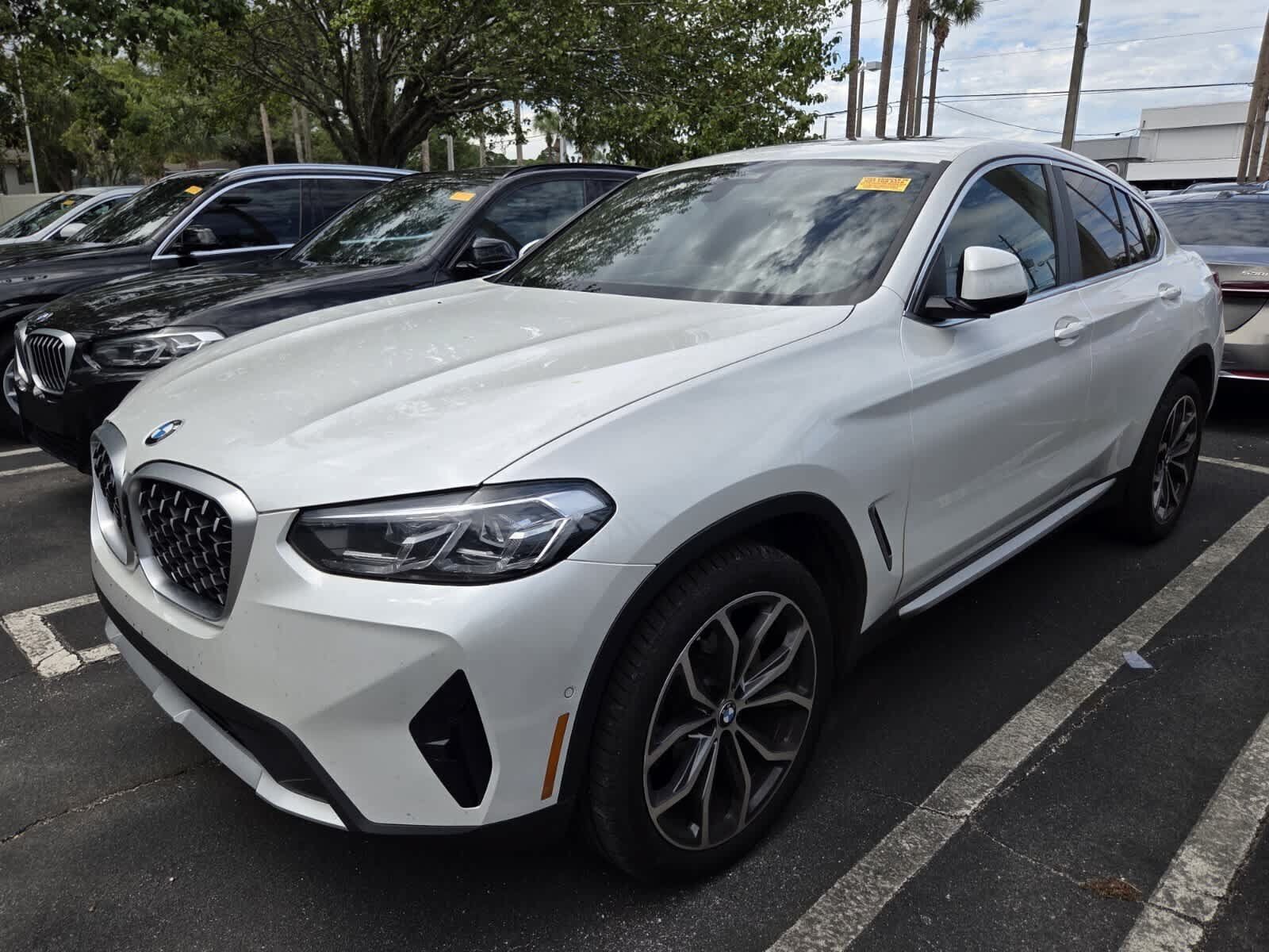 Used 2025 BMW X4 xDrive30i w/ Premium Package AWD/4WD image 2