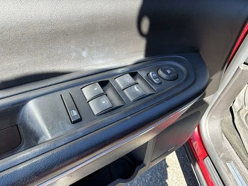 Used 2012 GMC Acadia SLT AWD/4WD image 19