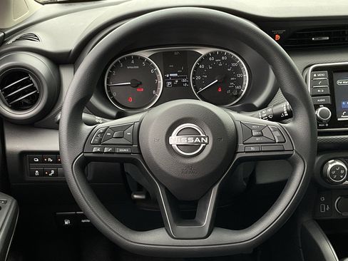 New 2025 Nissan Kicks Play S image 20