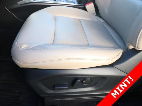 Certified 2022 Ford Explorer XLT w/ Equipment Group 202A image 14