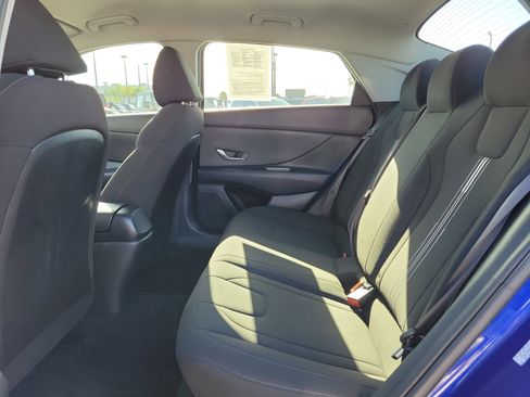 Used 2023 Hyundai Elantra SEL FWD image 15